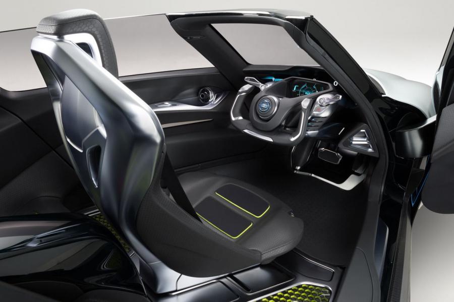  Nissan BladeGlider Concept 2013 года  (фото 10 из 40)